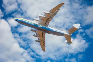 El transporte aéreo global consolida su recuperación: la demanda de pasajeros creció un 5 % en mayo de 2025