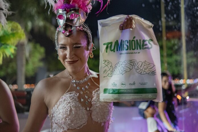 Posadas vibró con la presentación oficial de los Carnavales Misioneros 2026