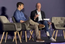 Booking.com pone un freno al entusiasmo por la IA en el turismo: “Una cosa es la curiosidad y otra reservar”